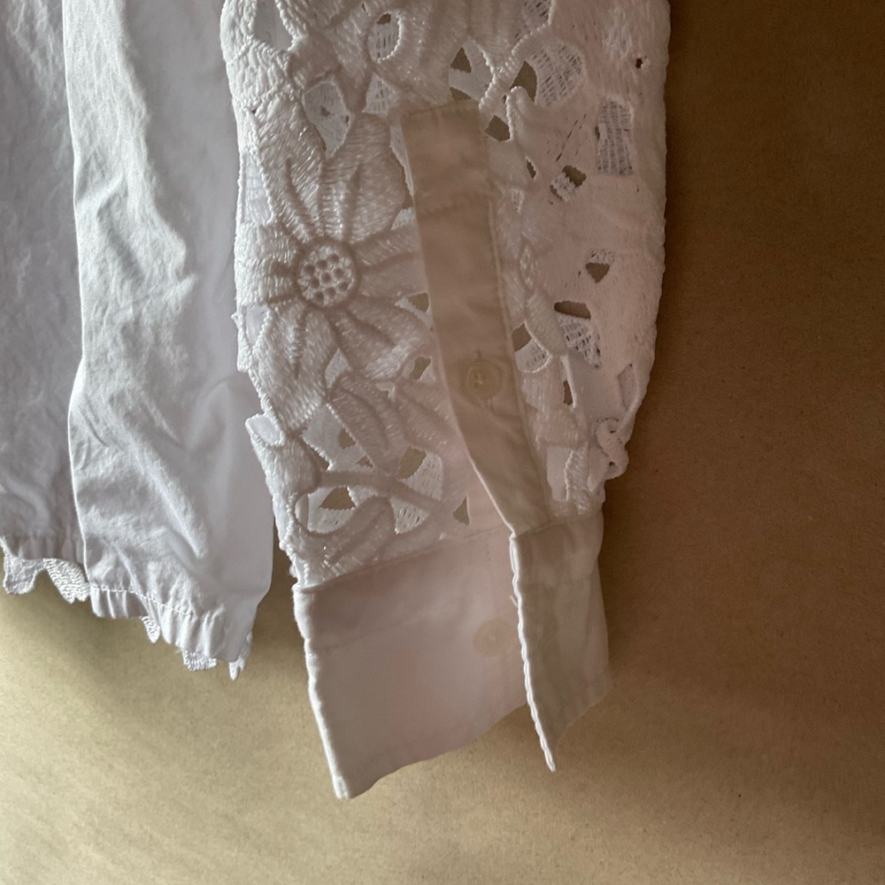 Banana Republic Classic White Blouse. Lace front. Size S. - Picture 8 of 11